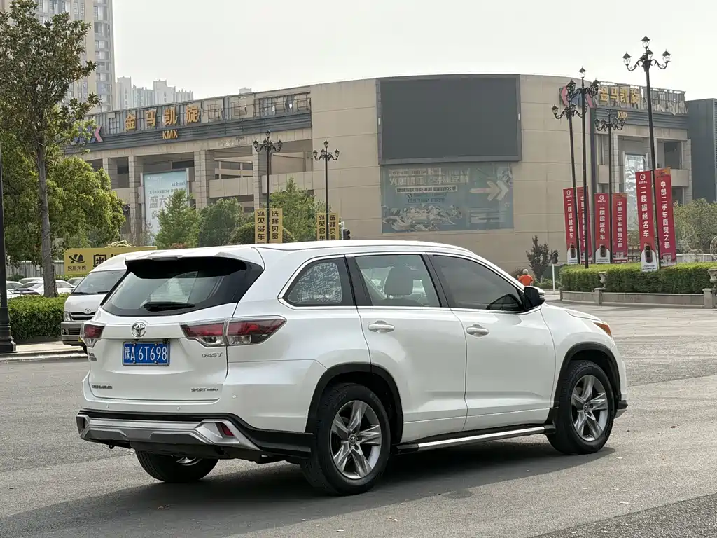 Toyota Highlander 2017 — фото 24