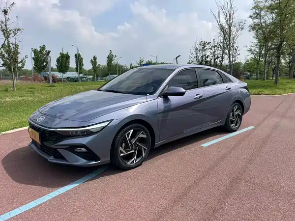 Hyundai Elantra 2024