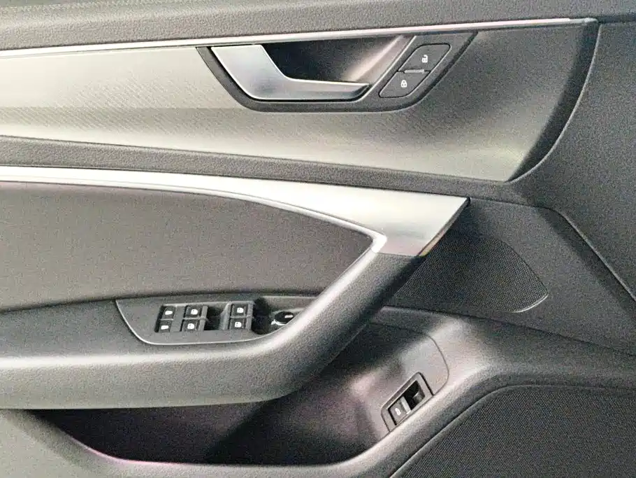 Audi A6L 2022