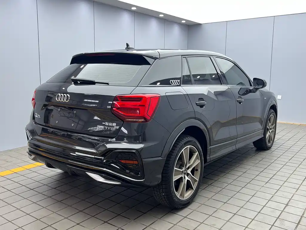 Audi Q2L 2022