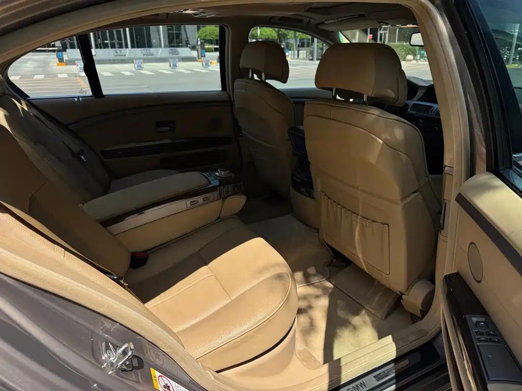 BMW 7 Series 2008 — фото 20
