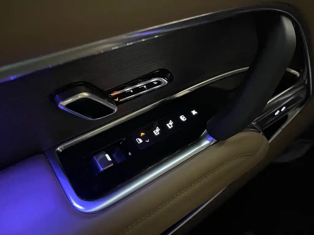 Land Rover Range Rover 2025 — фото 19