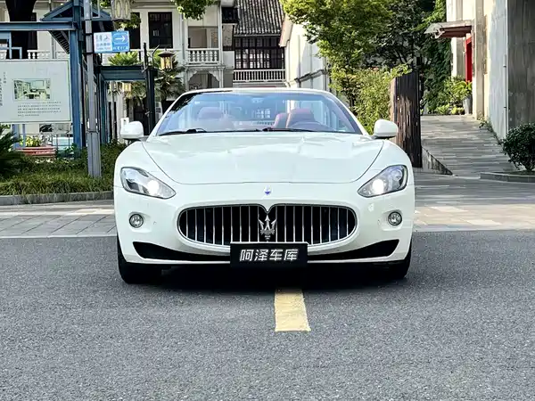 Maserati Grancabrio 2015