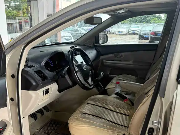 BYD S6 2014