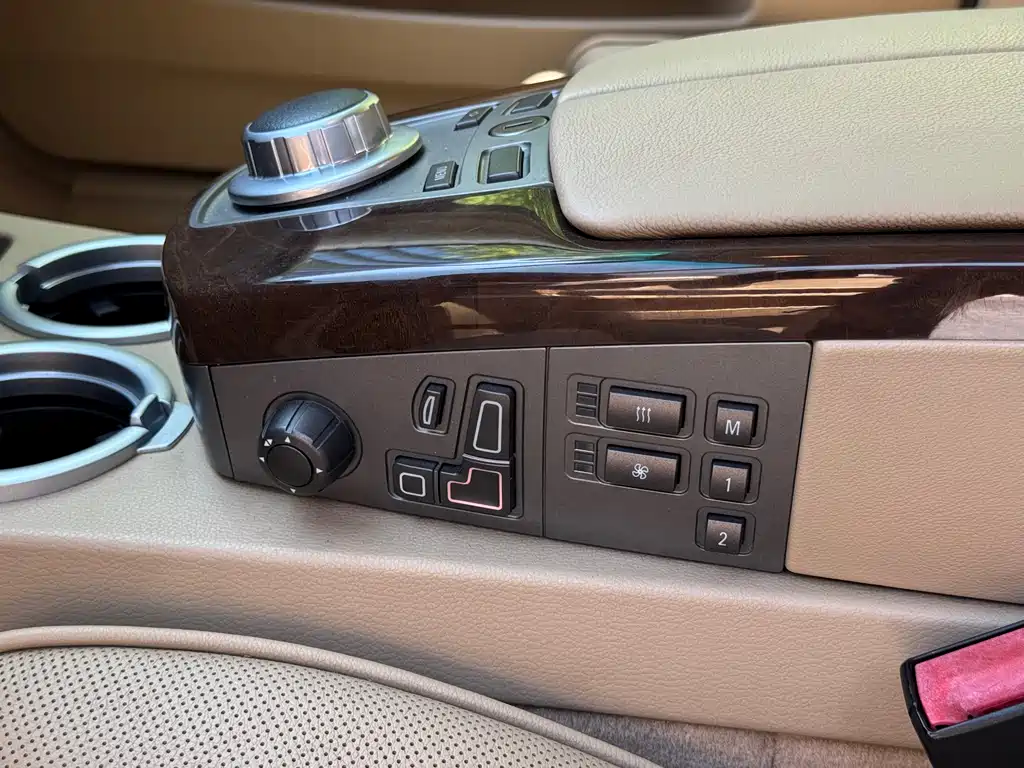 BMW 7 Series 2008 — фото 16