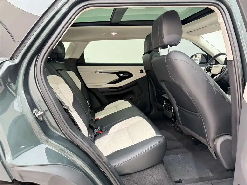 Land Rover Evoque 2021 — фото 20