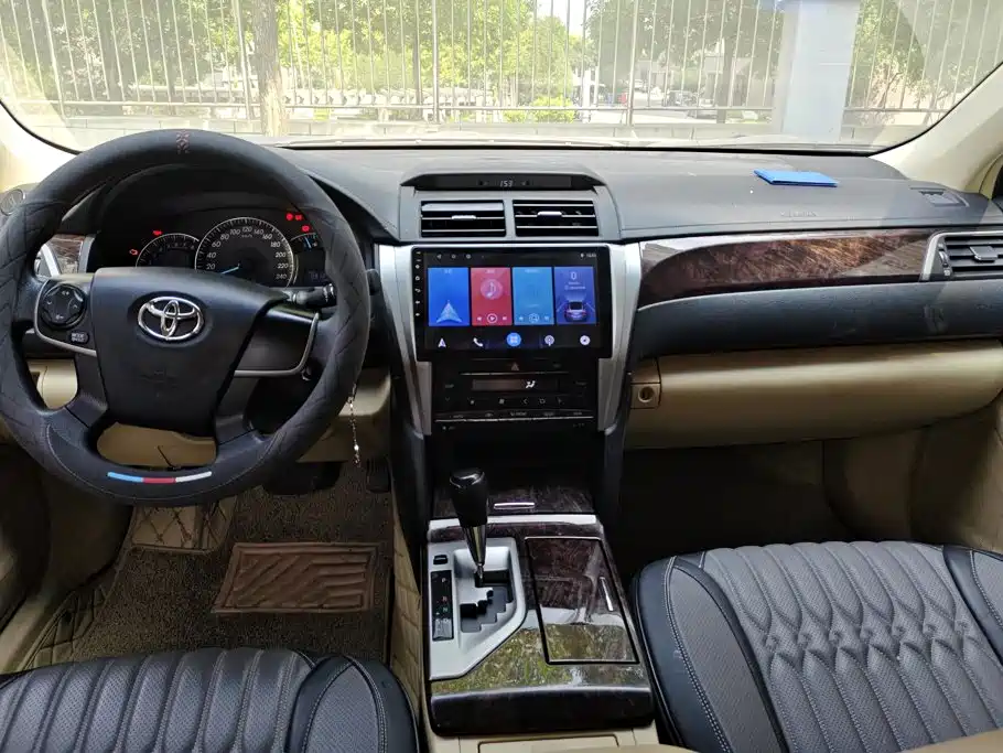 Toyota Camry 2015 — фото 12