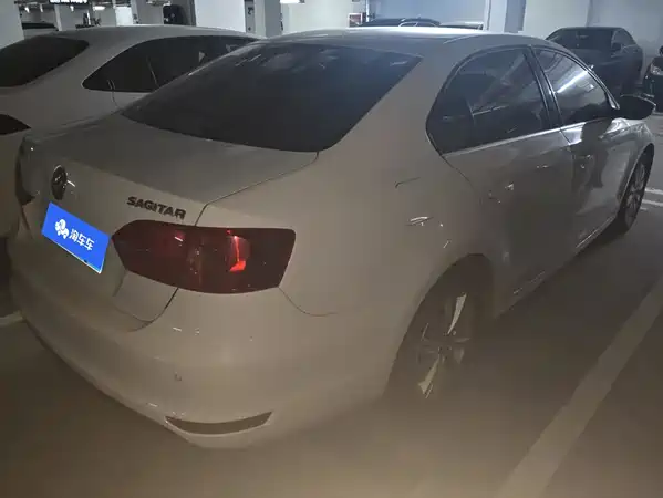 Volkswagen Sagitar 2013