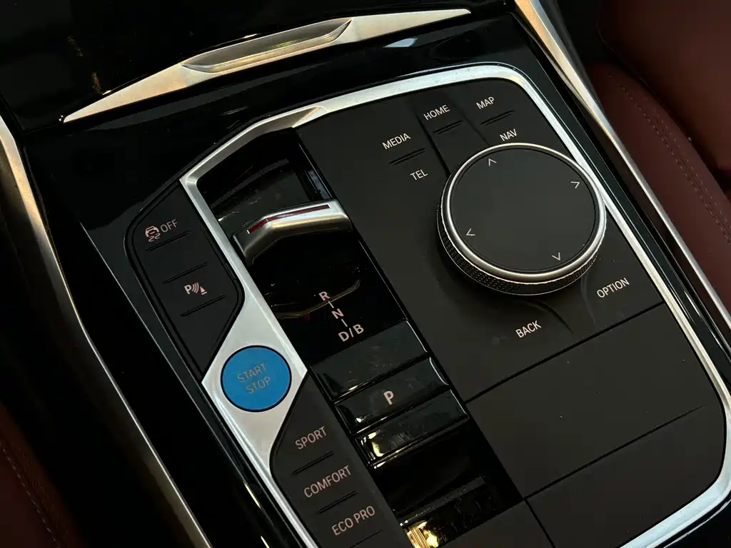 BMW i3 2024 — фото 11