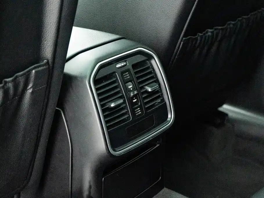 Porsche Macan 2015 — фото 19