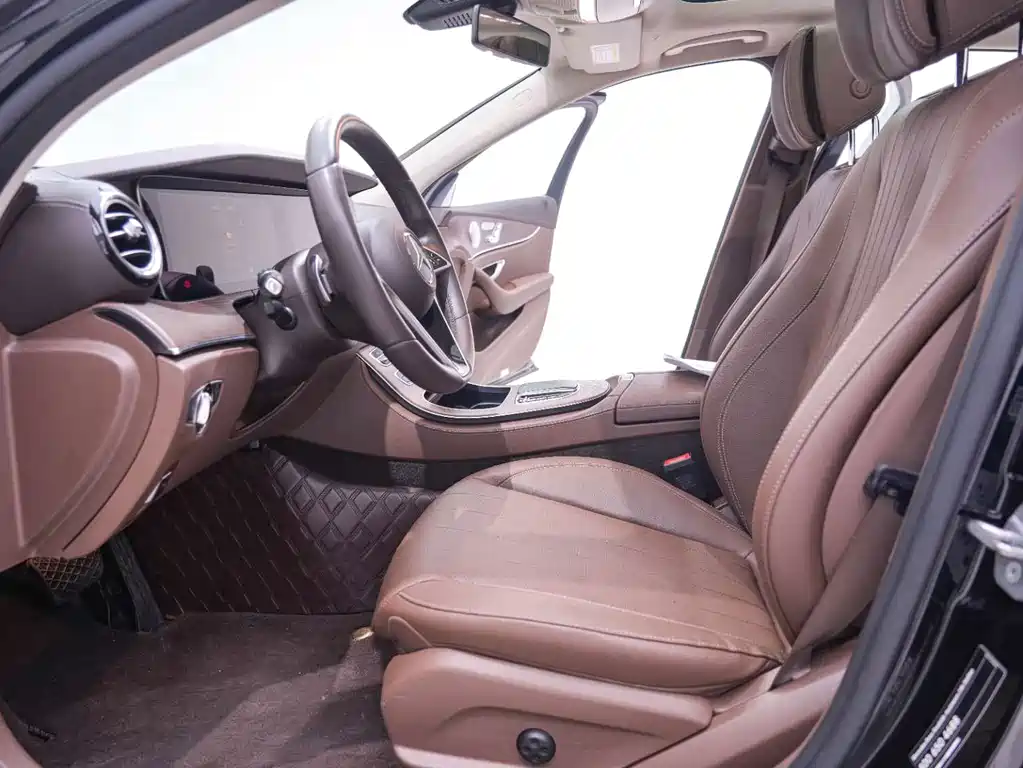 Mercedes-Benz E-Class 2025 — фото 22