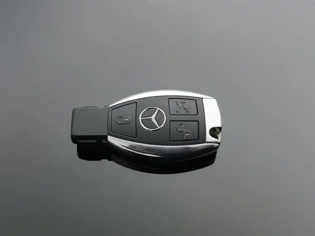 Mercedes-Benz GLC 2018 — фото 19