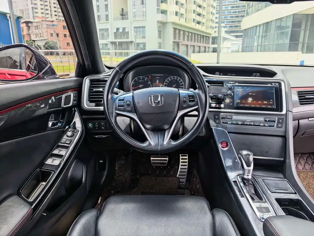 Honda Spirior 2015 — фото 11