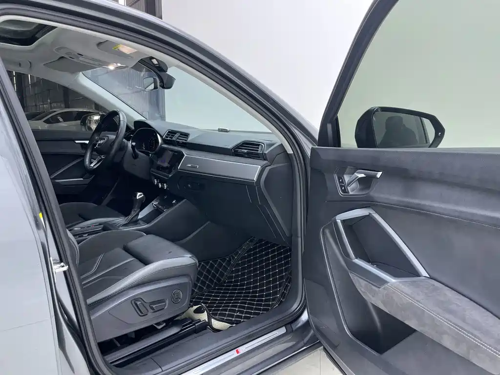 Audi Q3 Sportback 2023 — фото 26