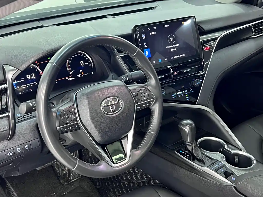 Toyota Camry 2023 — фото 14