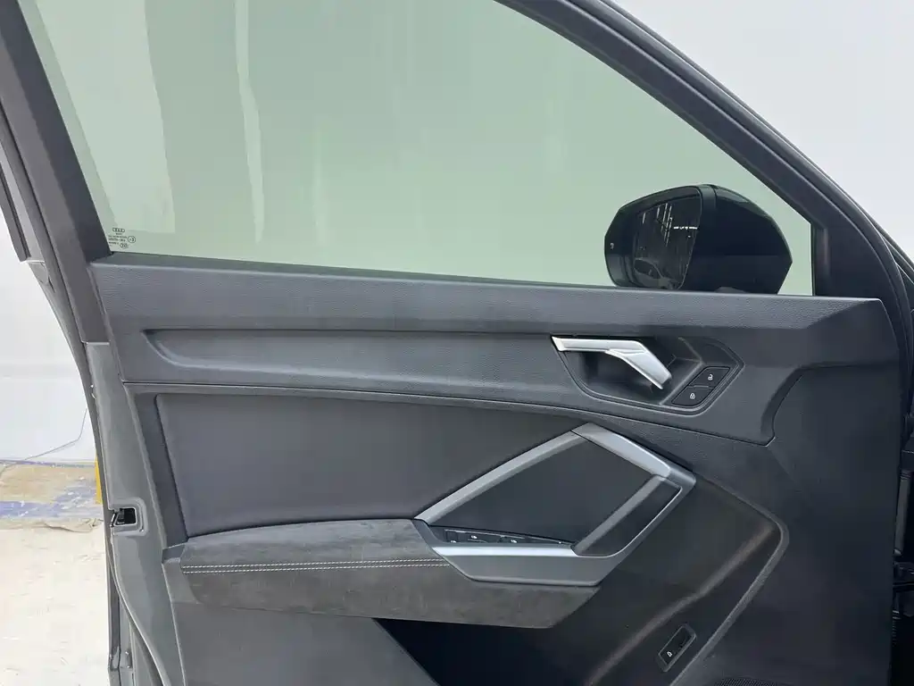 Audi Q3 Sportback 2023 — фото 16