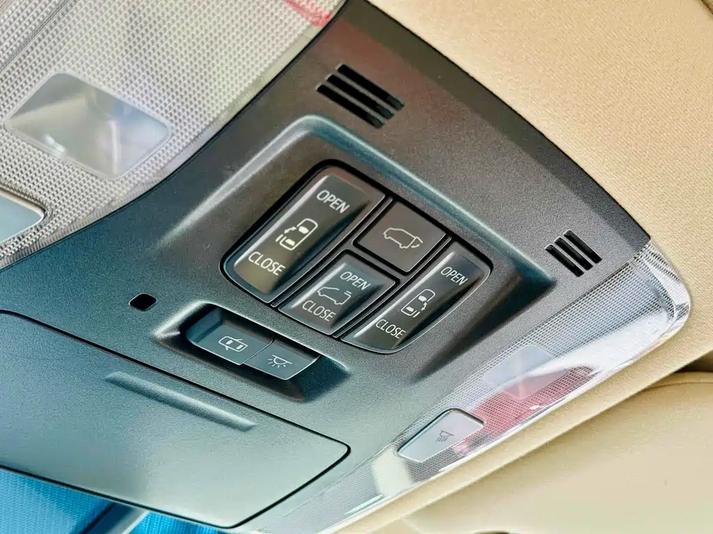 Toyota Alphard 2019 — фото 13
