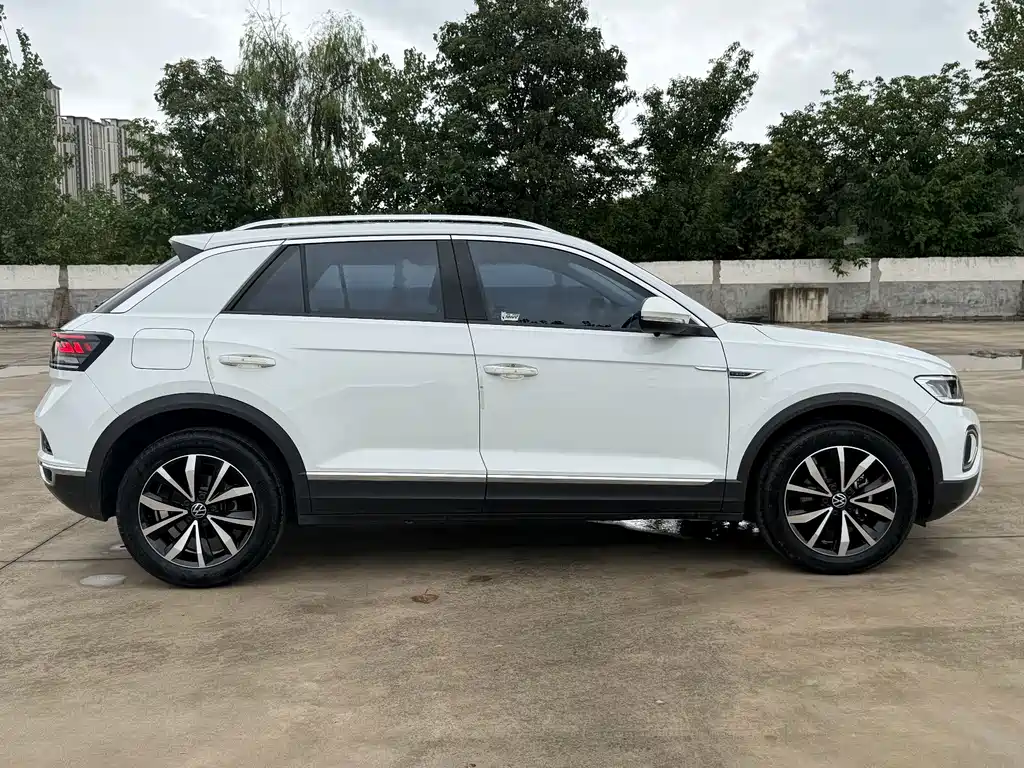 Volkswagen T-Roc 2023