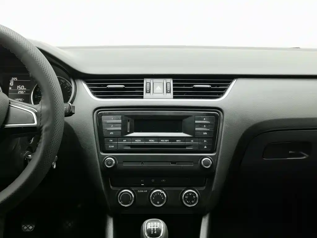 Skoda Octavia 2016 — фото 12
