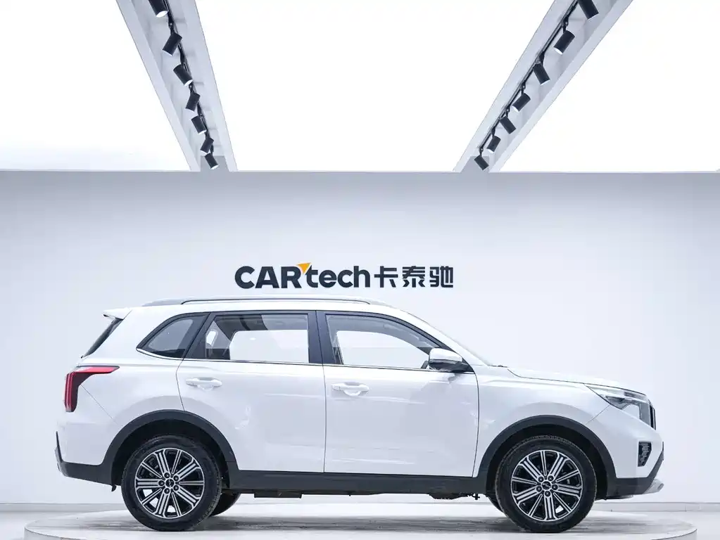 Kia Sportage 2023 — фото 4