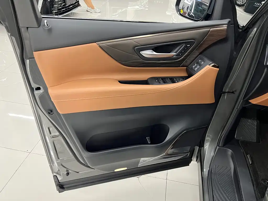 Toyota Vellfire 2026 — фото 20