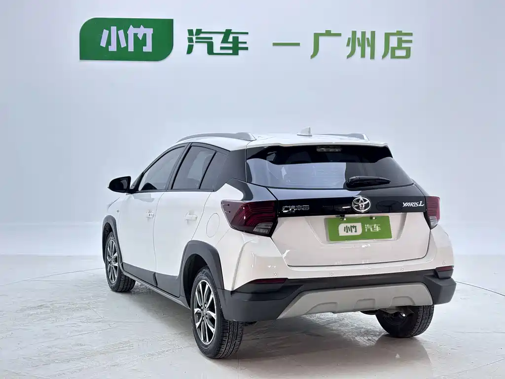 Toyota Yaris L 2022