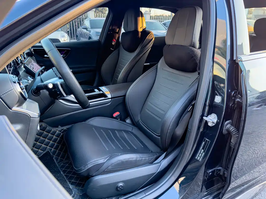 Mercedes-Benz C-Class 2023 — фото 12