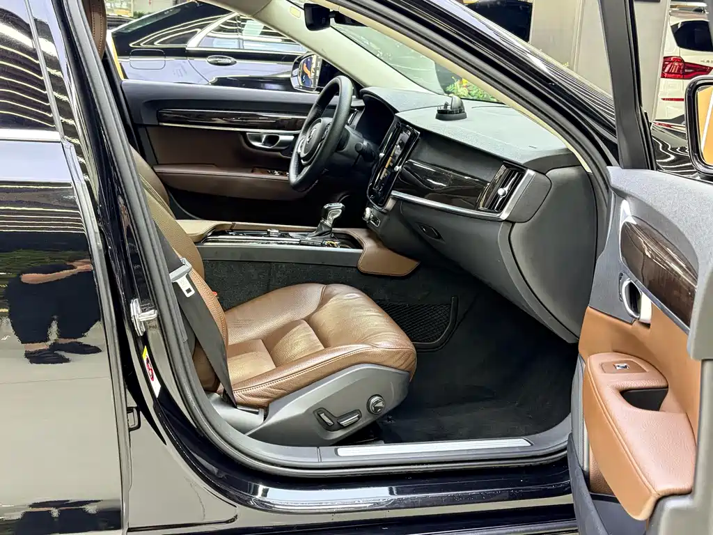 Volvo S90 2017 — фото 9