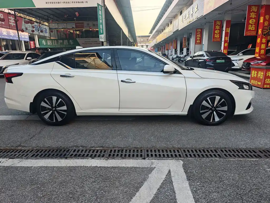 Nissan Teana 2022