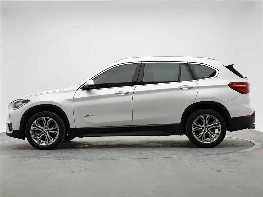 BMW X1 2018 — фото 5