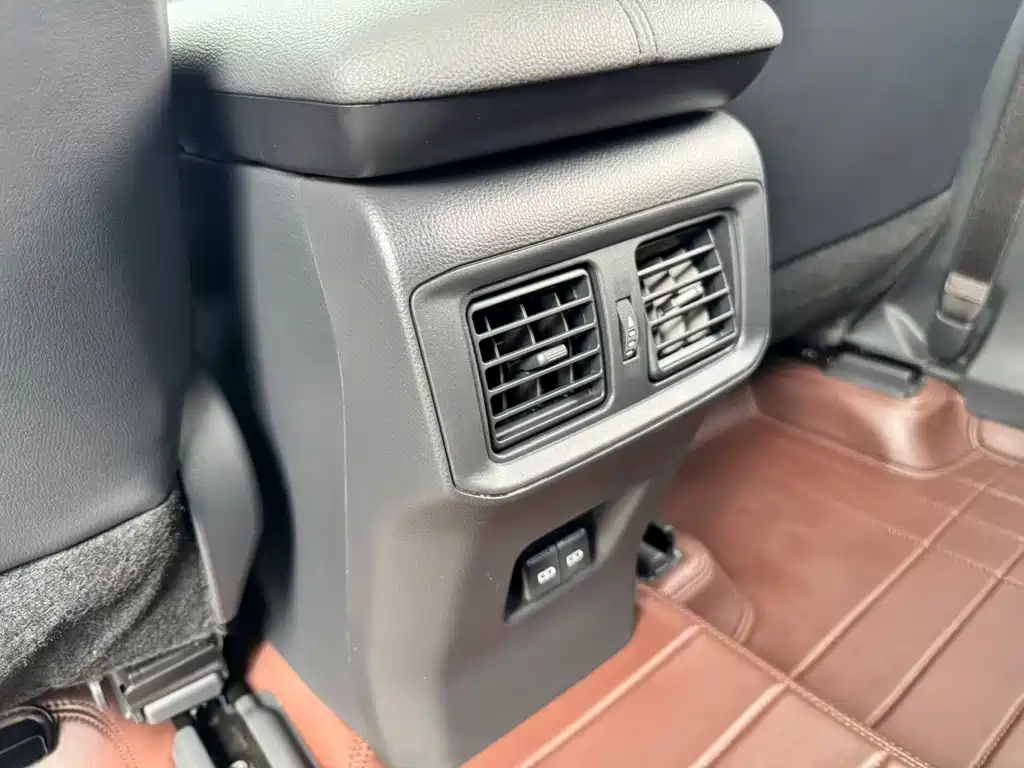 Toyota Wildlander 2023 — фото 11