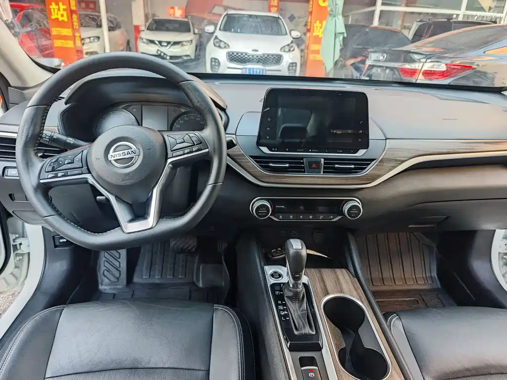 Nissan Teana 2022 — фото 13