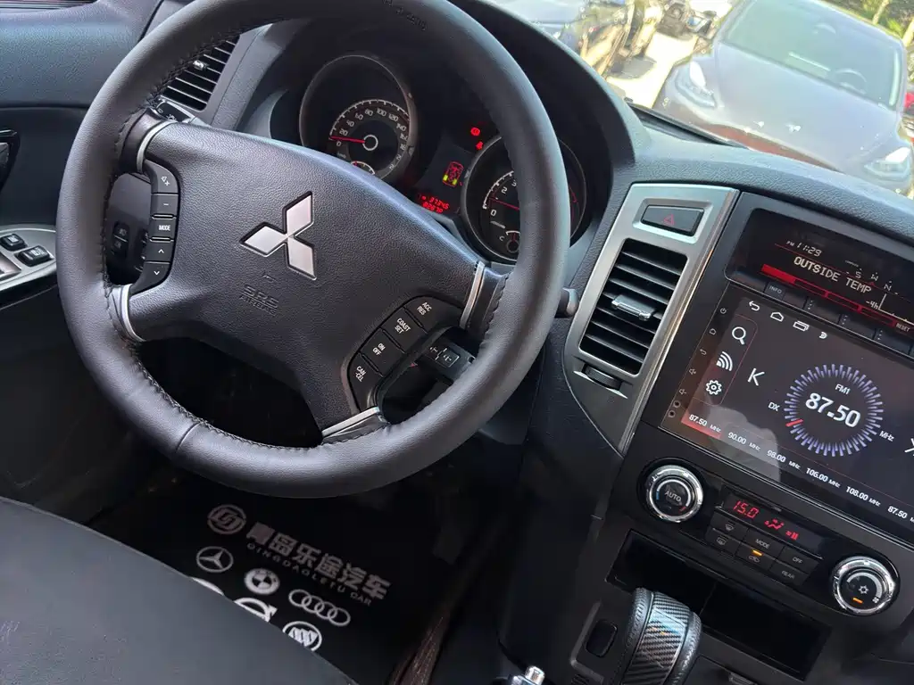 Mitsubishi Pajero 2019 — фото 14
