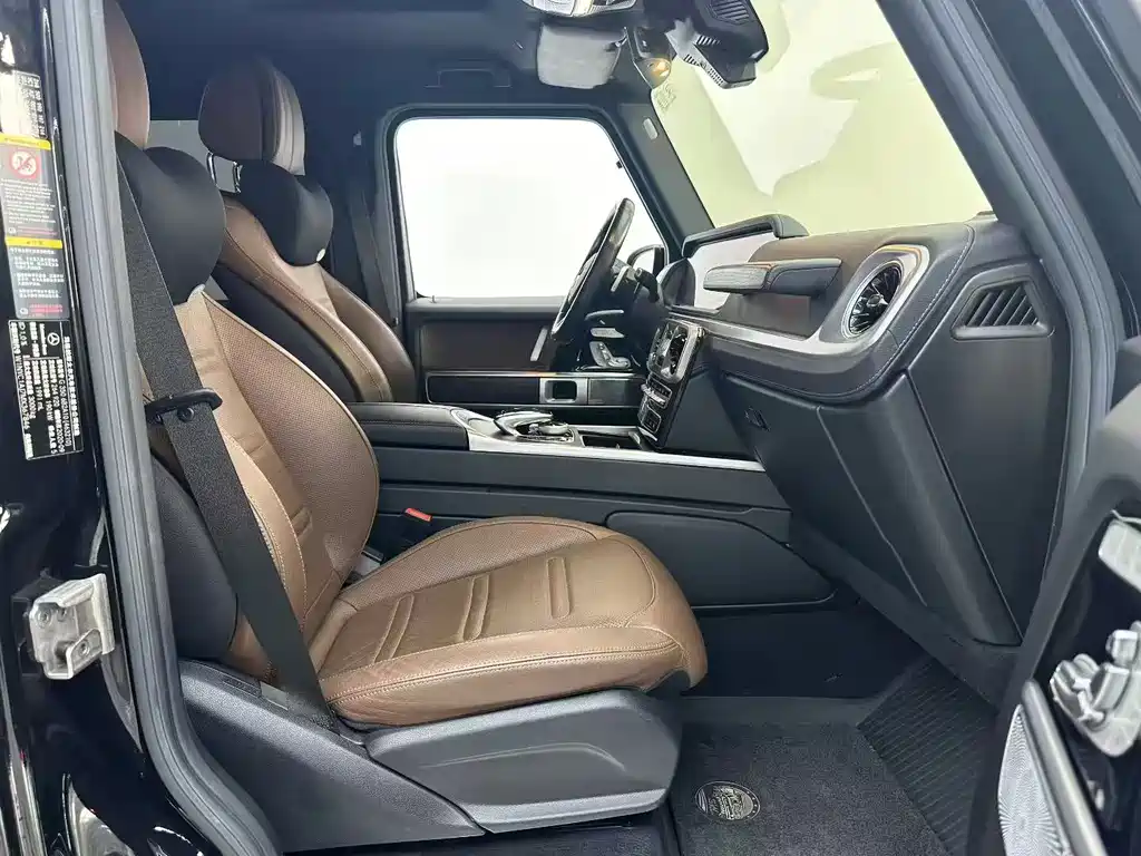 Mercedes-Benz G-Class 2023 — фото 11