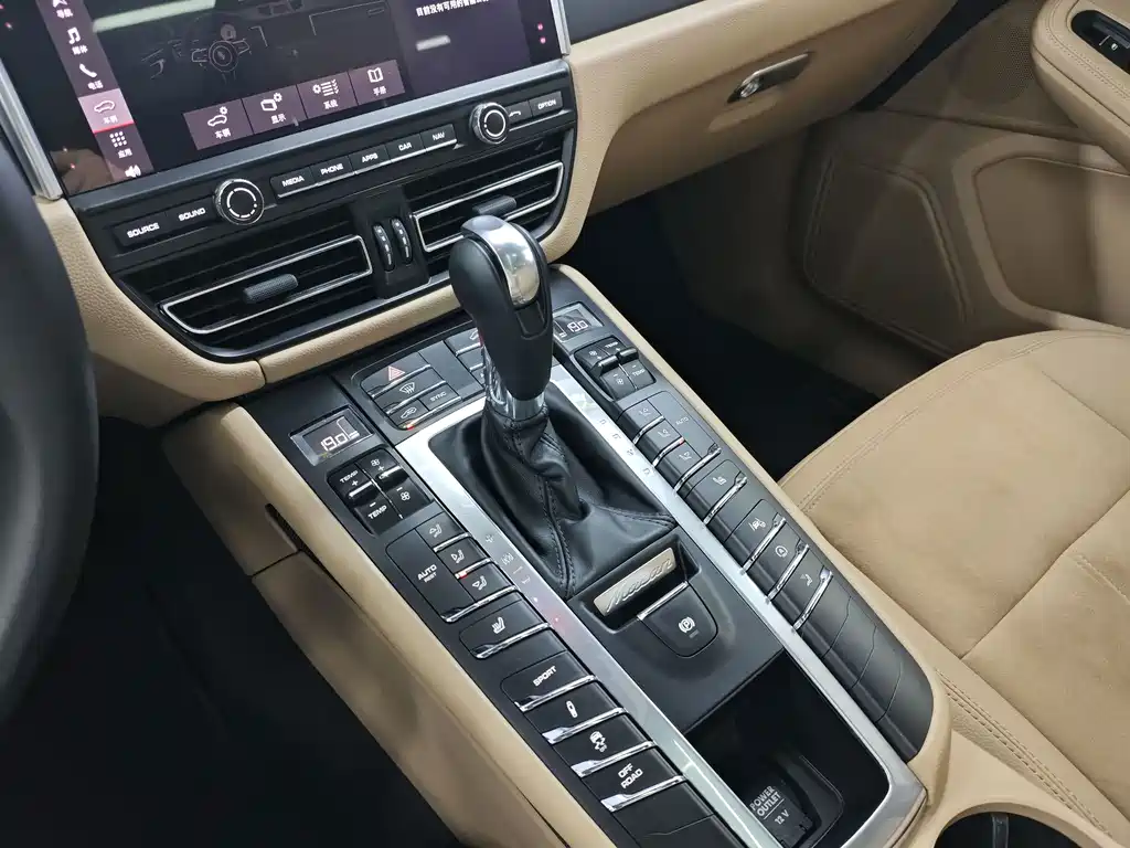 Porsche Macan 2020 — фото 18
