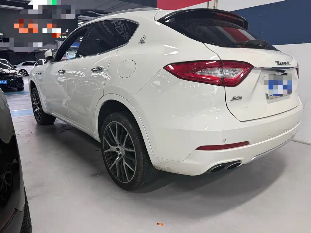 Maserati Levante 2017 — фото 12