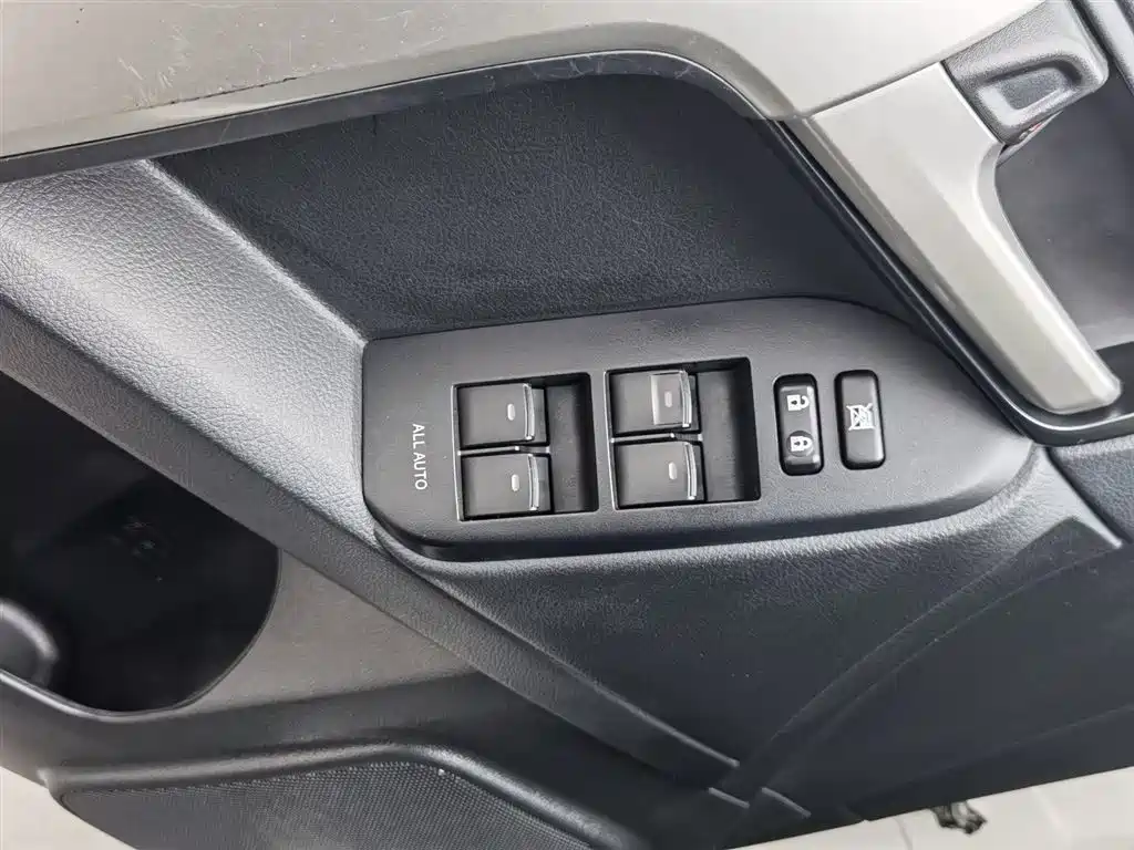 Toyota Prado 2019 — фото 9