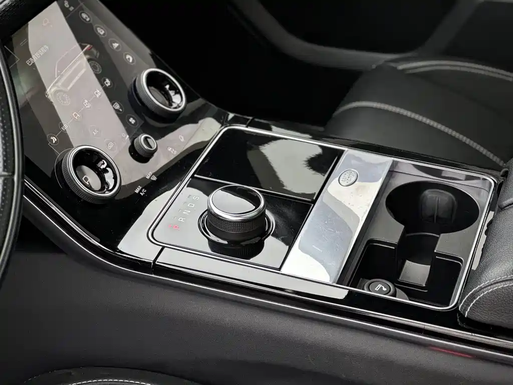 Land Rover Velar 2019 — фото 13