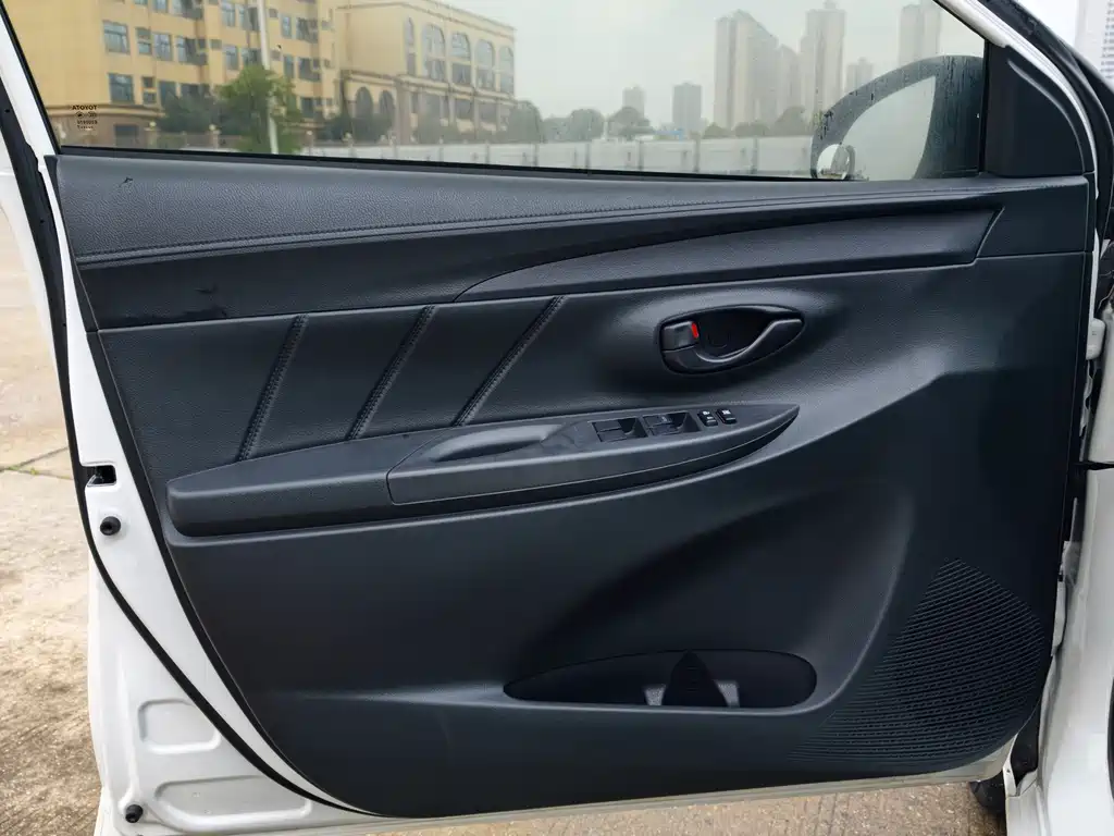 Toyota Vios 2017 — фото 27