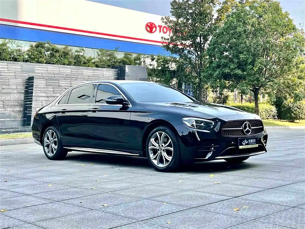 Mercedes-Benz E-Class 2022 — фото 3