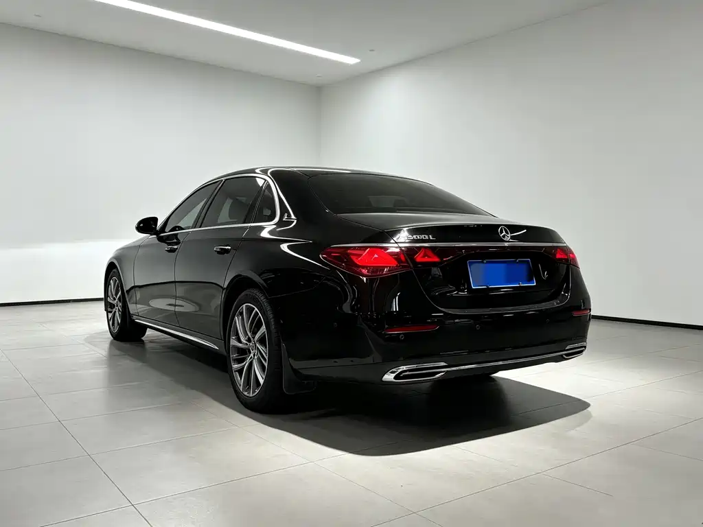 Mercedes-Benz E-Class 2025 — фото 24
