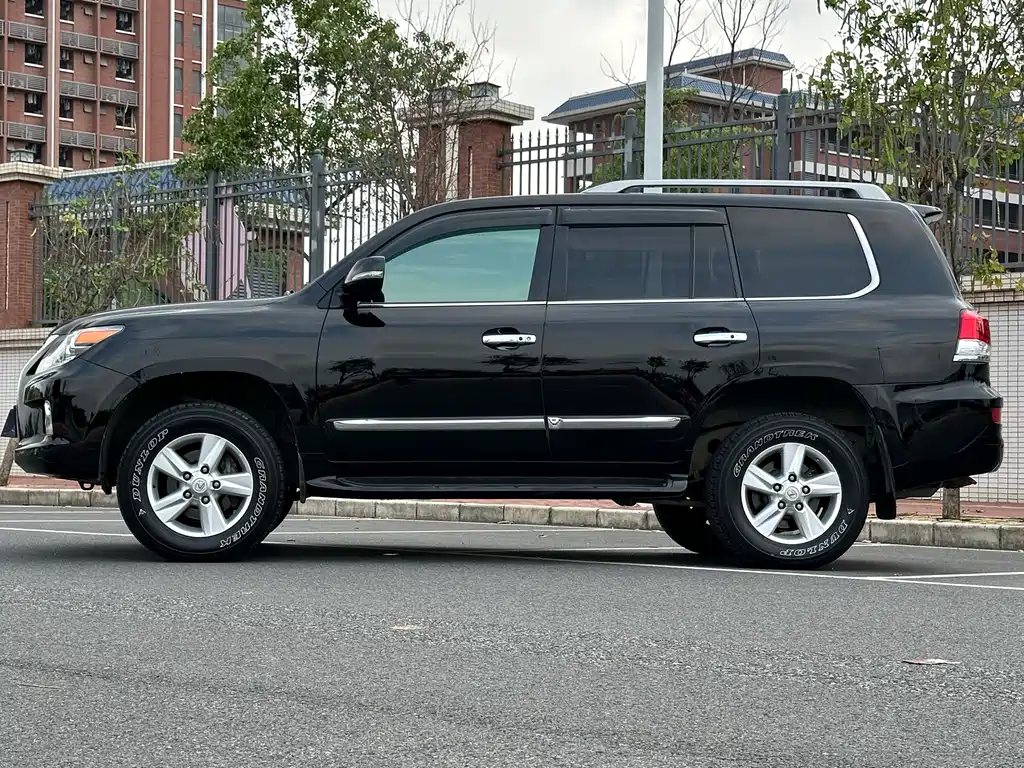 Lexus LX 2015 — фото 7
