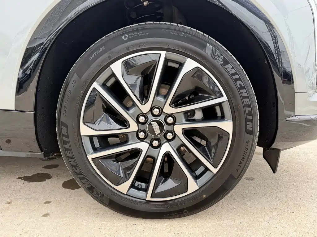 Cadillac IQ Aoge 2024 — фото 19