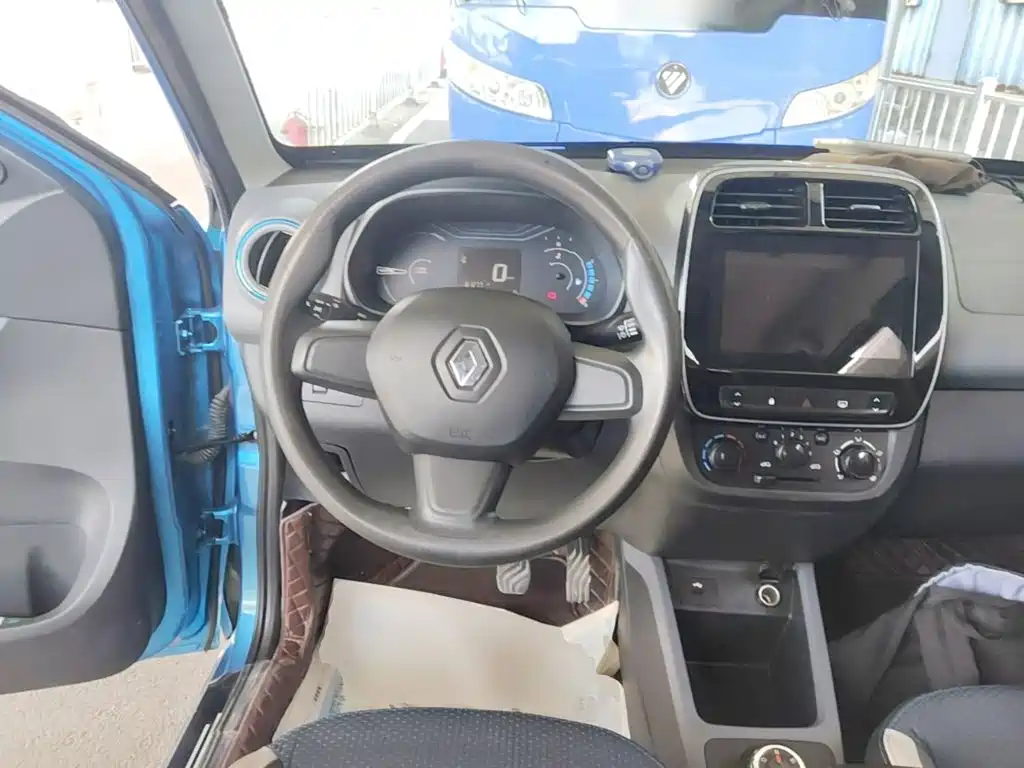 Renault Eno 2021 — фото 11