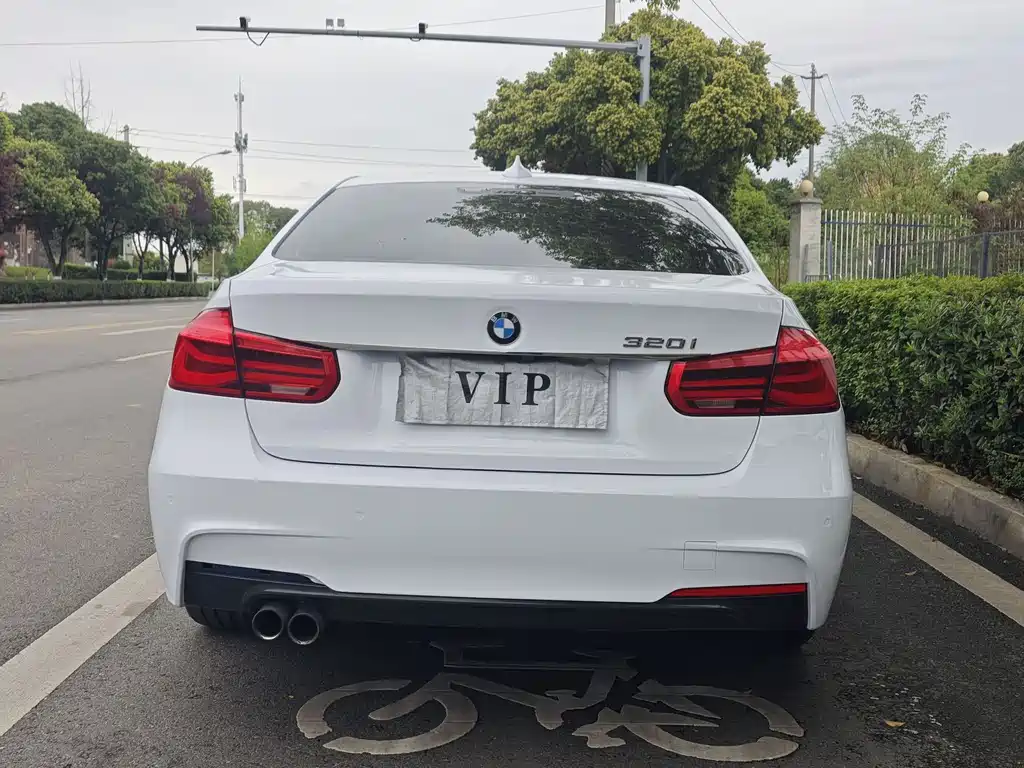 BMW 3 Series 2017 — фото 13