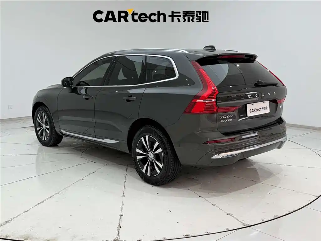 Volvo XC60 2022 — фото 7
