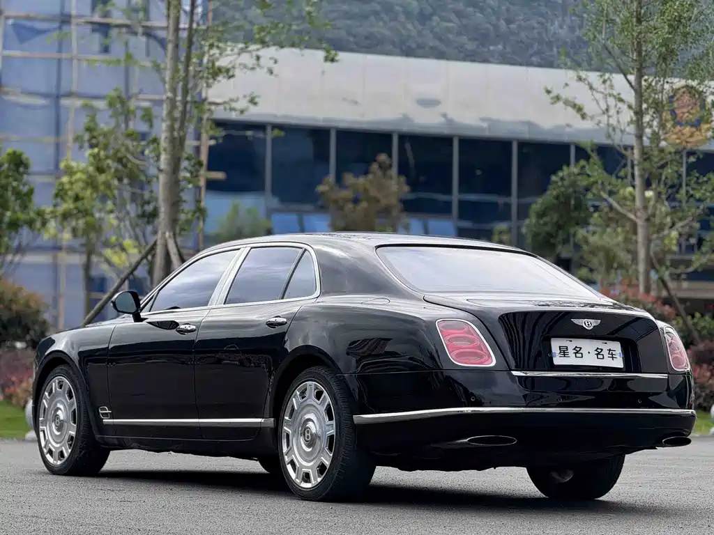 Bentley Mulsanne 2015 — фото 22