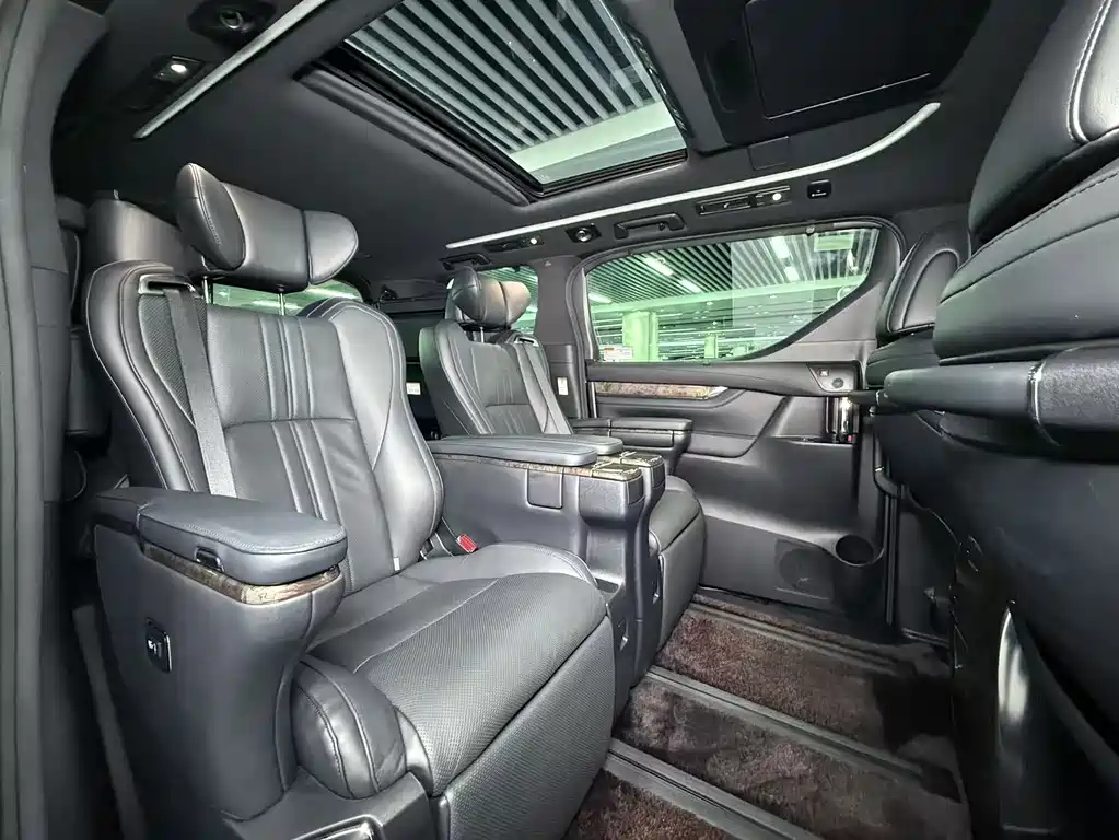 Toyota Alphard 2021 — фото 13