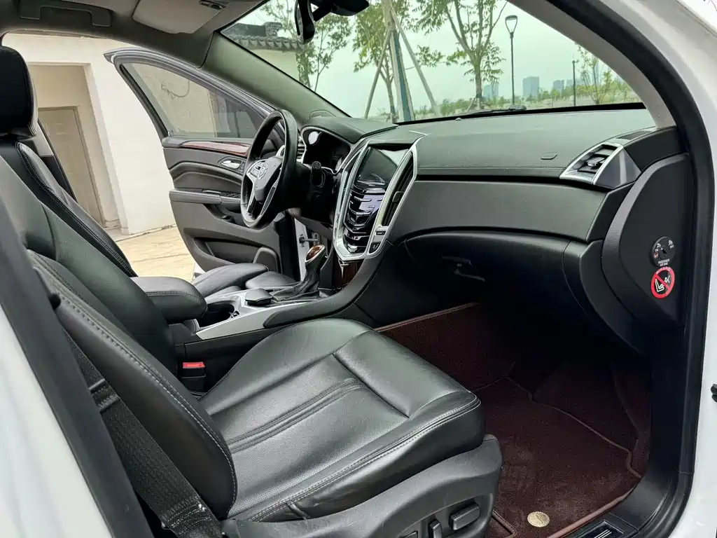 Cadillac SRX 2014 — фото 9