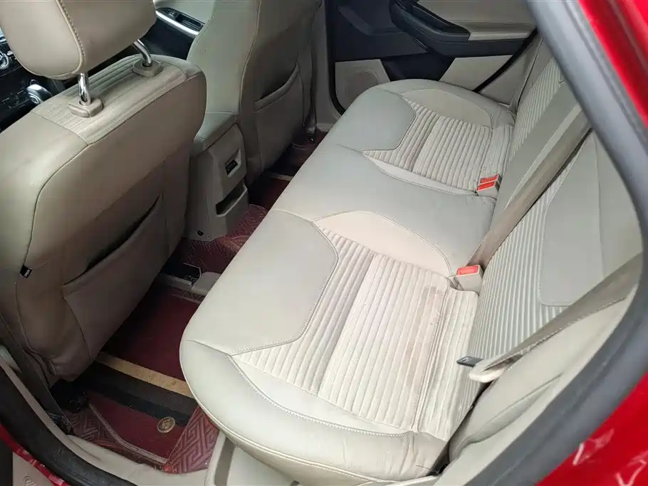 Ford Focus 2015 — фото 11